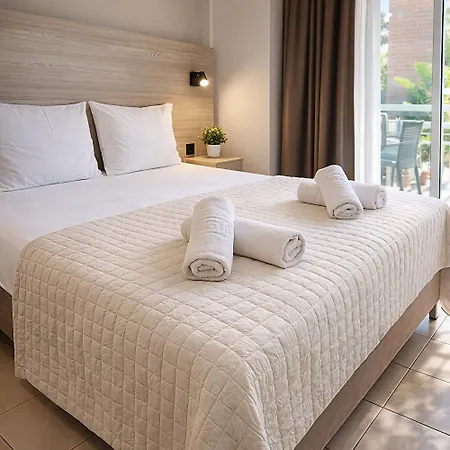 John & Eve Hotel *