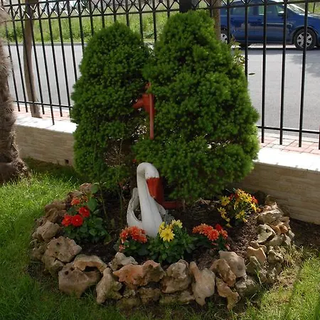 John & Eve * Paralía