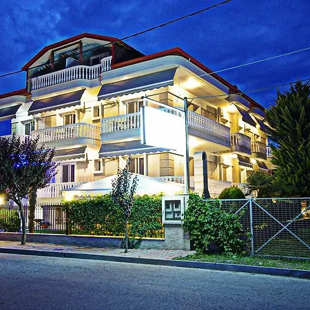 Hotel John & Eve *