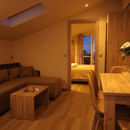 Hotel John & Eve *