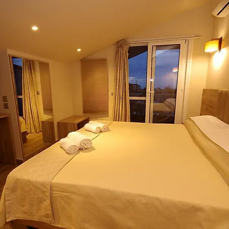 Hotel John & Eve Paralía