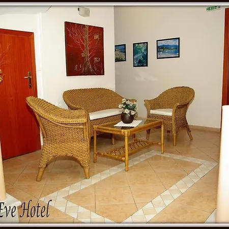 John & Eve * Paralía