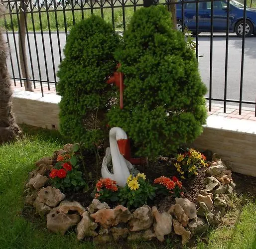 John & Eve * Paralía